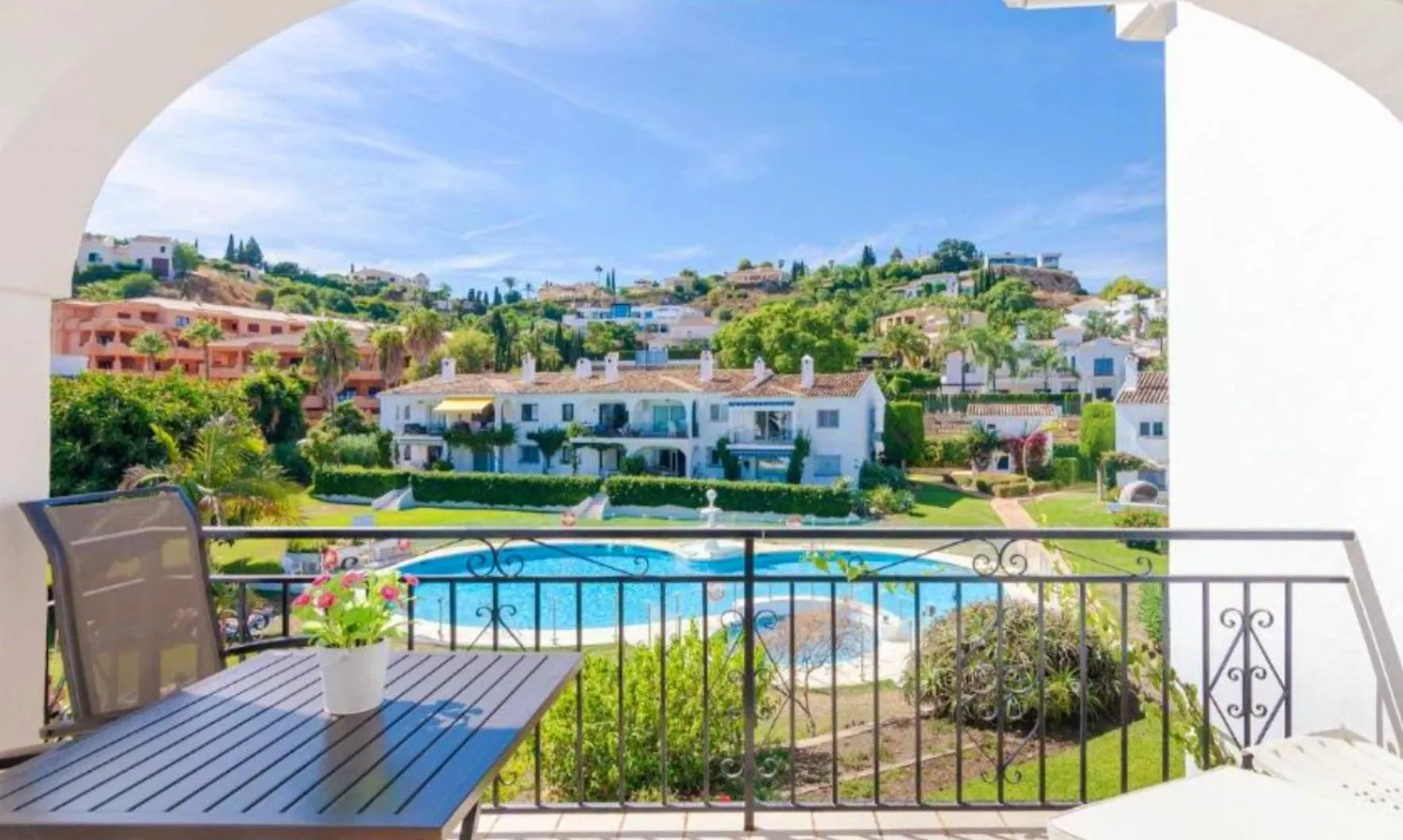Appartement El Paraiso Tussen Marbella & Estepona Benahavis