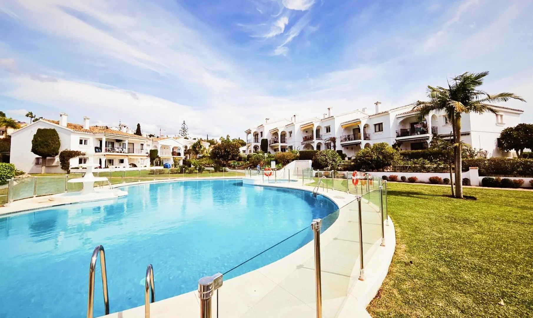 Apartment Appartement El Paraiso Tussen Marbella & Estepona Benahavis Spain